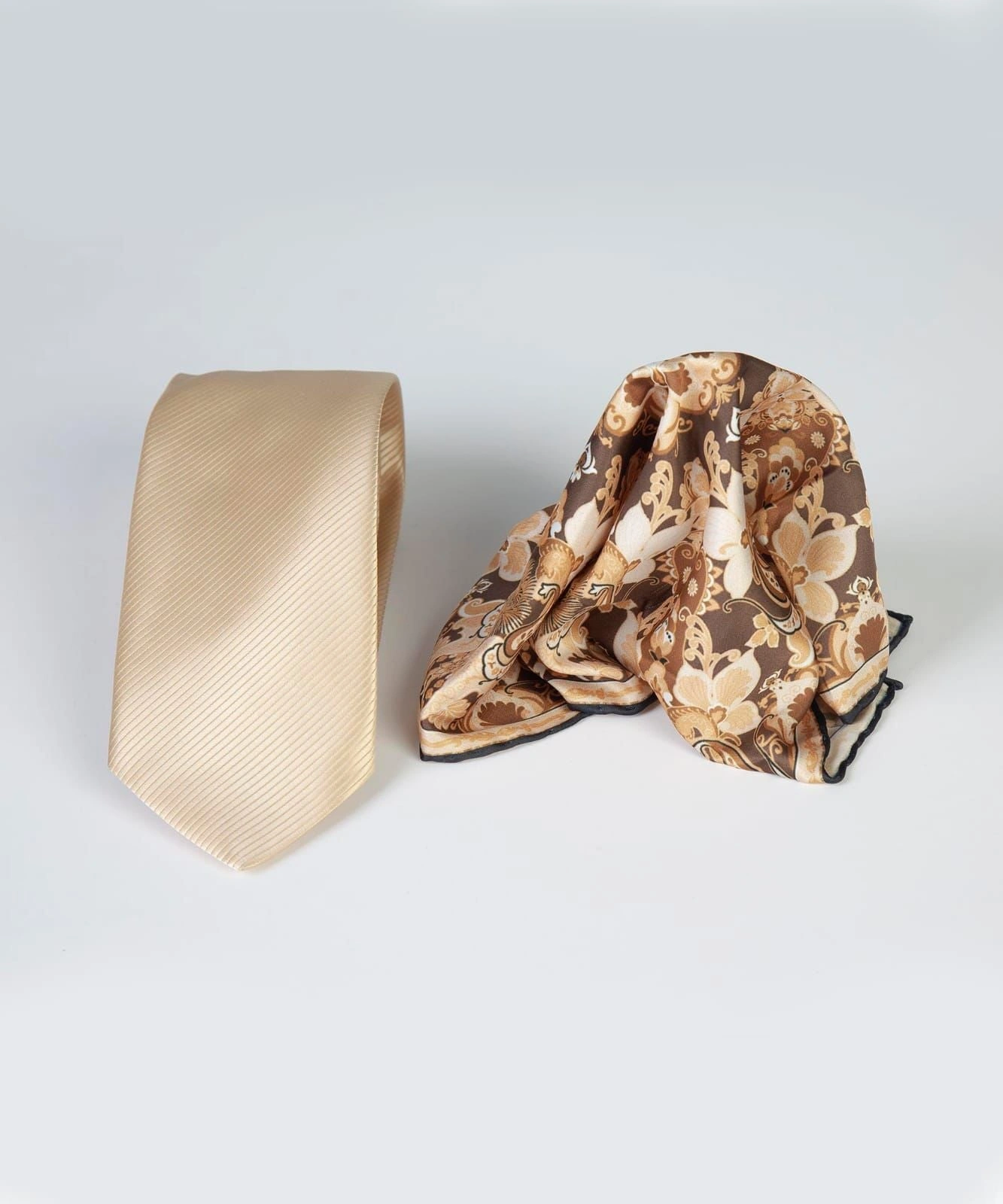 Exquisites Krawatten und Schleifchen – Für Stil und Eleganz jeden Tages.